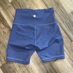 Lululemon Wunder train size 4 shorts